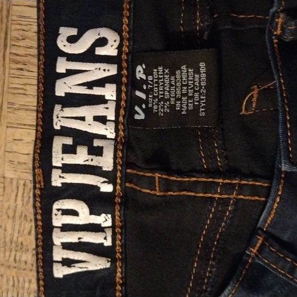 VIP JEANS - Picture 3 of 5